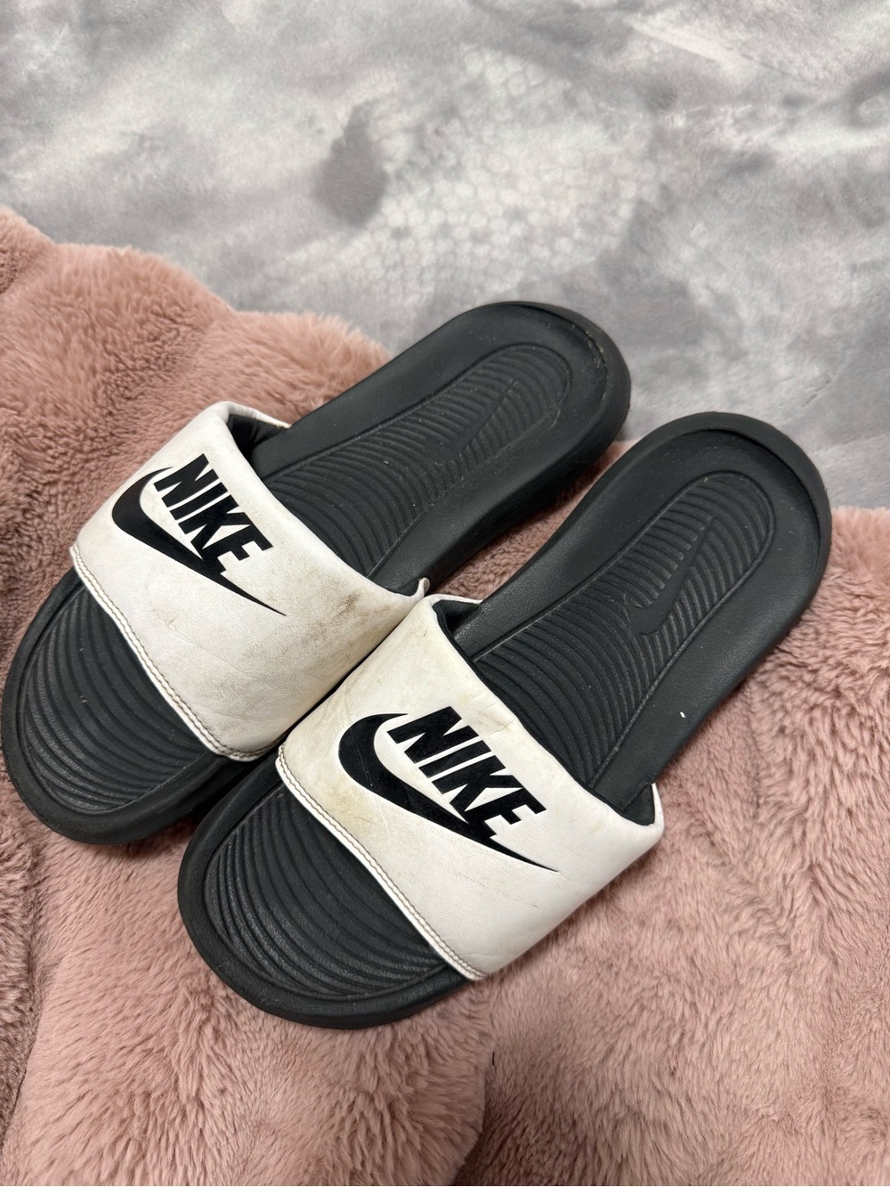 Nike Black and White Casual Slide
